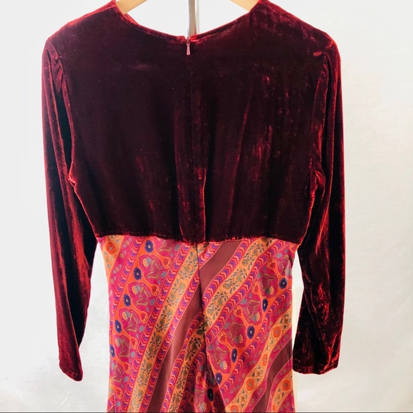 Vintage Velvet and Silk Print Dress Wine by Bloomingdale’s Petites Size 8 - Picture 13 of 16